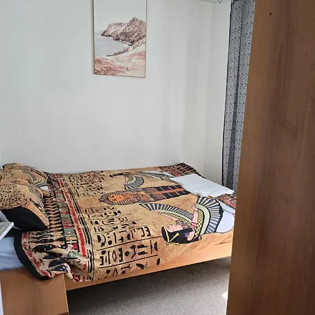 Apartment 6m 50m To The *