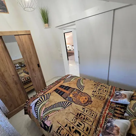 6m 50m To The Apartment