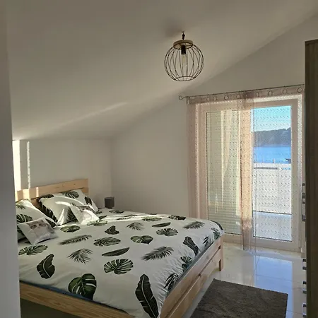 6m 50m To The Apartment